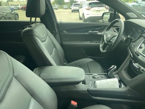 Used 2022 Cadillac XT5 Premium Luxury FWD image 8