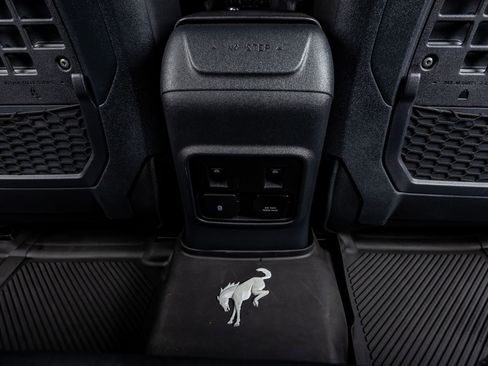 Used 2023 Ford Bronco Black Diamond w/ Sasquatch Package image 39