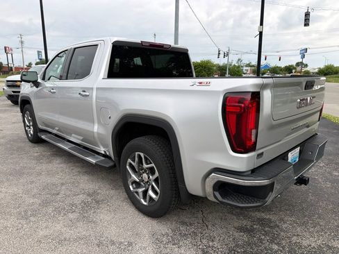 Used 2022 GMC Sierra 1500 SLT AWD/4WD image 4