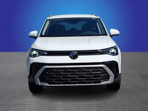 Used 2025 Volkswagen Taos SE AWD/4WD image 2
