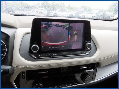 Used 2021 Nissan Rogue SV AWD/4WD image 16