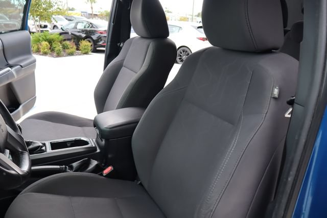 Used 2017 Toyota Tacoma TRD Sport w/ Tow Package RWD image 12