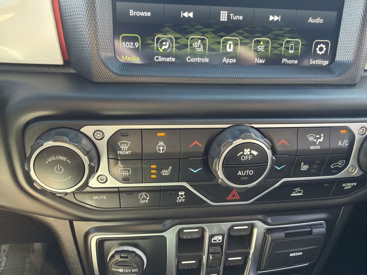 Used 2021 Jeep Gladiator Rubicon AWD/4WD image 28