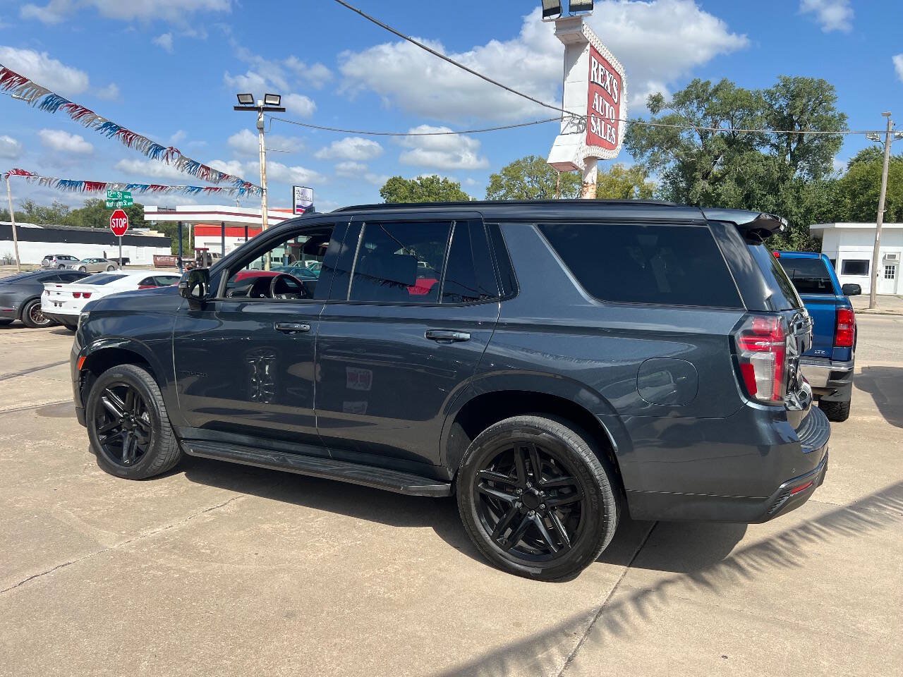 Used 2021 Chevrolet Tahoe RST w/ Luxury Package AWD/4WD image 8