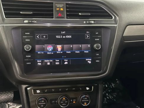 Used 2019 Volkswagen Tiguan SE FWD image 14