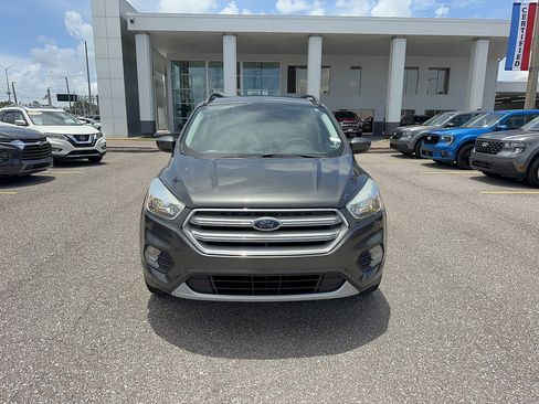 Used 2018 Ford Escape SE w/ SE Sync 3 Package FWD image 3
