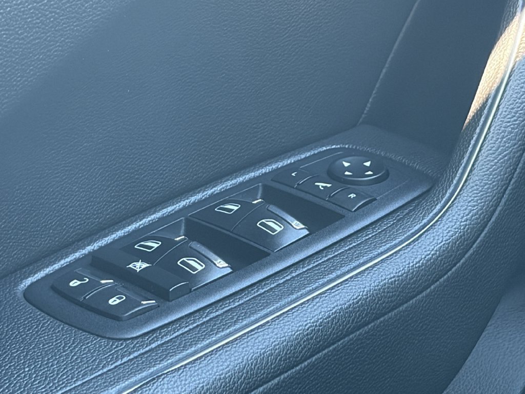 Used 2023 Maserati Levante GT AWD/4WD image 24