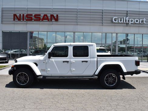 Used 2022 Jeep Gladiator Overland w/ Popular Equipment Package AWD/4WD image 3