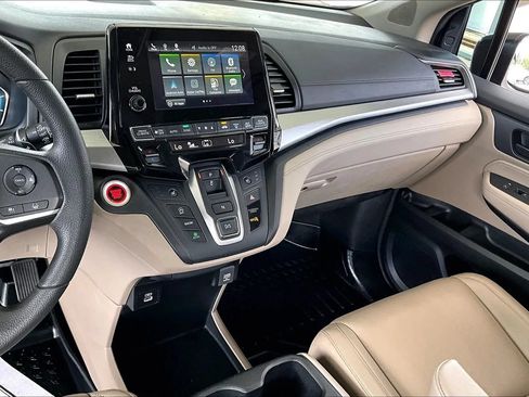 Used 2024 Honda Odyssey EX image 15