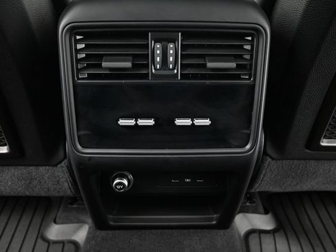 Used 2024 Porsche Cayenne Turbo AWD/4WD image 8