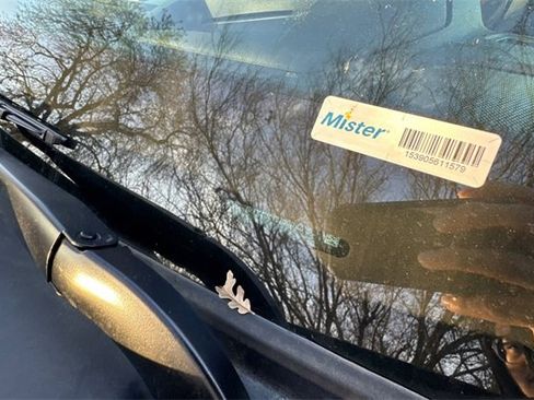 Used 2025 GMC Canyon AT4 w/ Technology Plus Package image 8