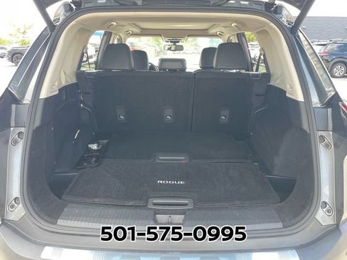 Used 2023 Nissan Rogue SL w/ SL Premium Package FWD image 16