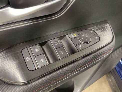 Used 2025 Nissan Kicks SR image 14