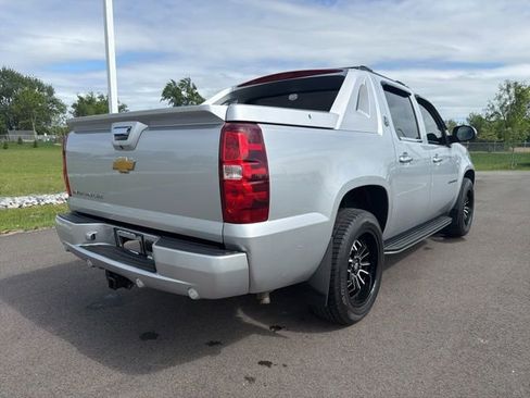 Used 2013 Chevrolet Avalanche LS w/ All-Star Edition AWD/4WD image 8