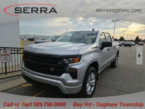 Used 2022 Chevrolet Silverado 1500 Custom image 1