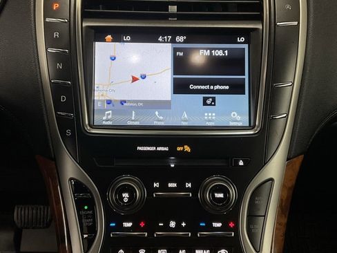 Used 2019 Lincoln Nautilus Select image 16