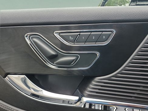 Used 2022 Lincoln Corsair FWD w/ Equipment Group 101A image 16