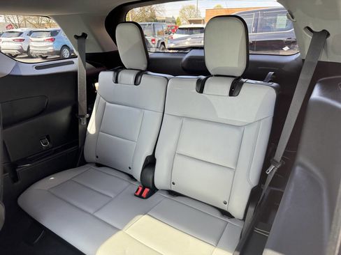 Used 2021 Ford Explorer XLT w/ Equipment Group 202A AWD/4WD image 9