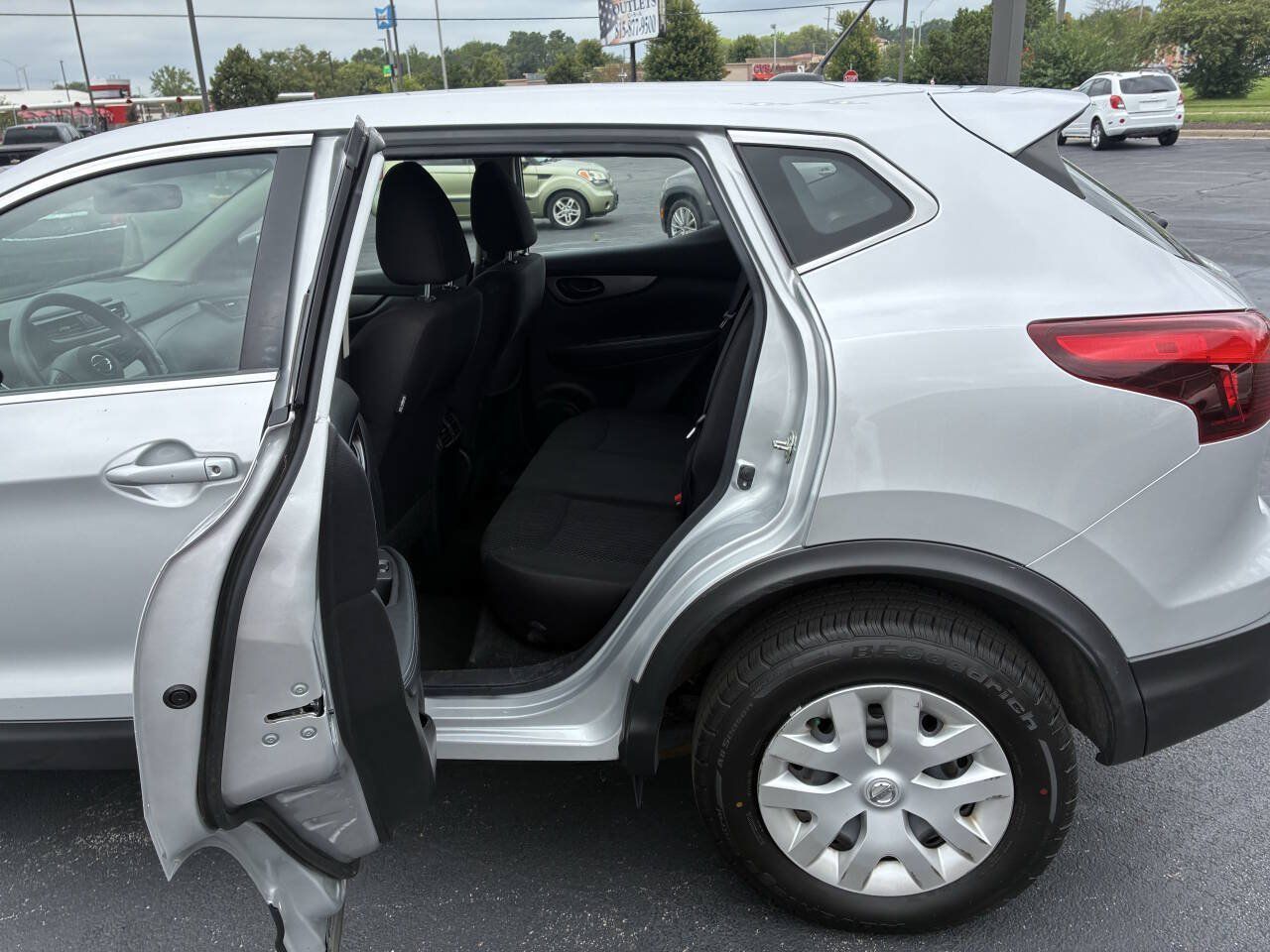 Used 2019 Nissan Rogue Sport S AWD/4WD image 18