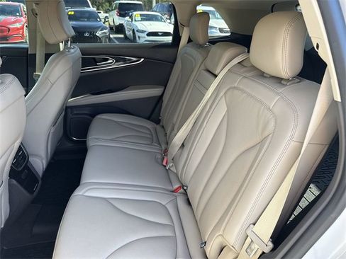 Certified 2023 Lincoln Nautilus Reserve image 19