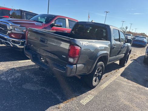 Used 2019 Toyota Tacoma SR5 image 6