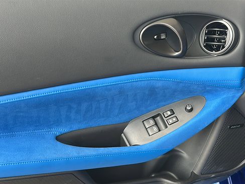 Used 2024 Nissan Z Performance w/ Floor Mat Package image 16