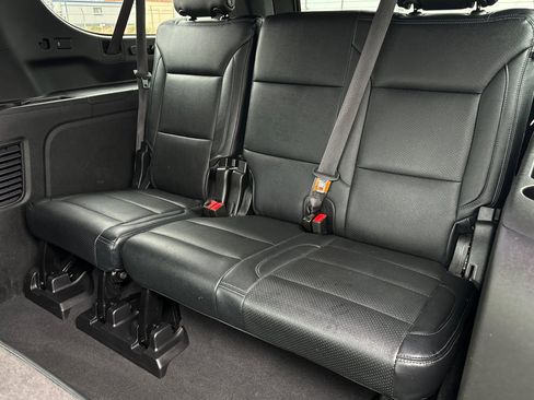 Used 2024 GMC Yukon XL SLE image 16