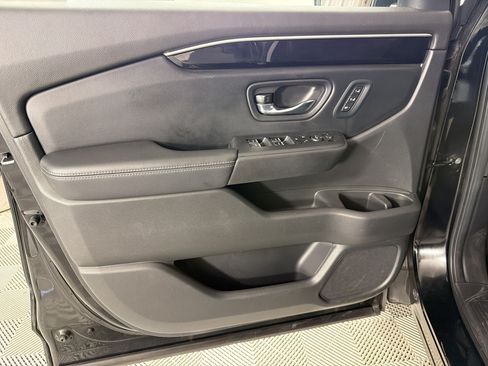 Used 2023 Honda Pilot Touring image 14