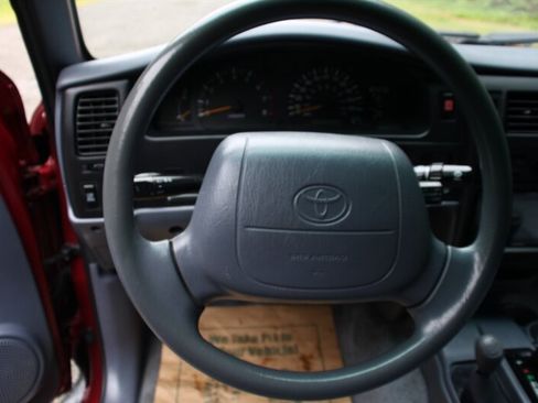 Used 1998 Toyota Tacoma 4x4 Xtracab image 13