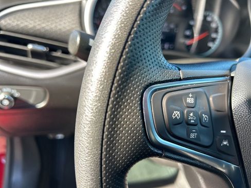 Used 2025 Chevrolet Malibu LT image 18