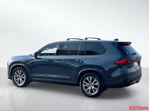 Certified 2024 Toyota Grand Highlander FWD image 5