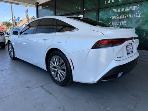Used 2022 Toyota Mirai w/ Advanced Technology Package RWD image 4
