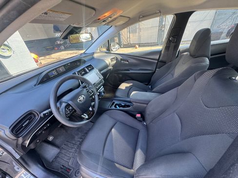 Used 2020 Toyota Prius LE w/ Carpet Mat Package AWD/4WD image 21
