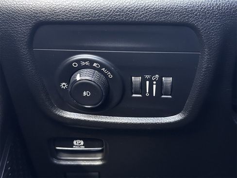 Used 2023 Jeep Grand Cherokee L Limited image 21