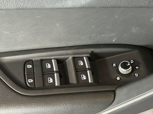 Used 2023 Audi Q5 2.0T Premium w/ Convenience Package image 13