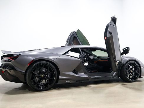 Used 2025 Lamborghini Revuelto image 68