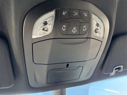 New 2026 Chrysler Pacifica Select image 17