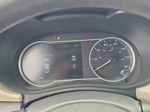 Certified 2021 Nissan Versa SV FWD image 31