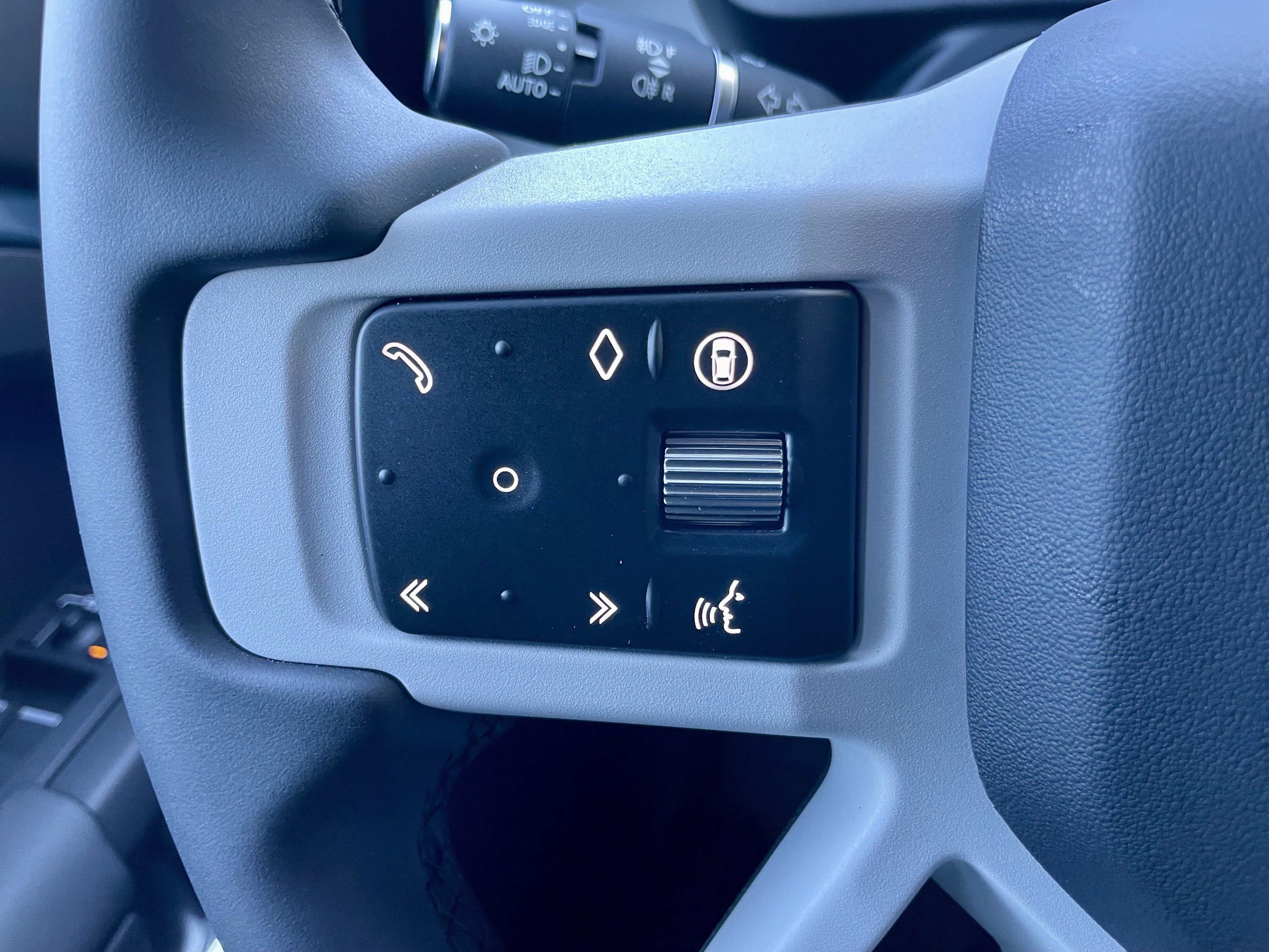 New 2026 Land Rover Defender 110 X-Dynamic SE AWD/4WD image 23
