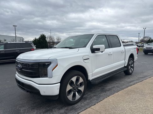 Used 2022 Ford F150 Lightning Platinum image 1