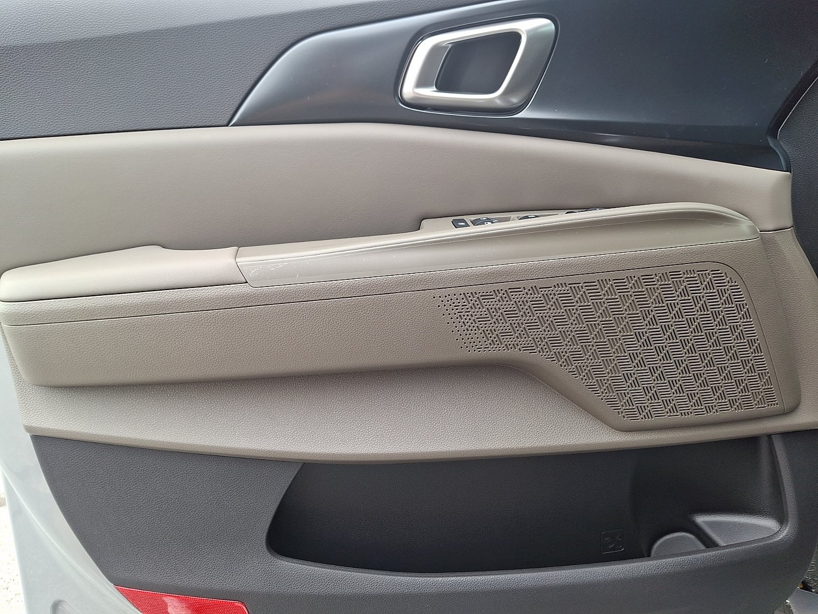 New 2027 Kia Carnival FWD image 9