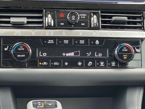 New 2026 Nissan Pathfinder SL FWD image 4