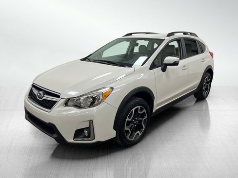Used 2017 Subaru Crosstrek 2.0i Limited image 2