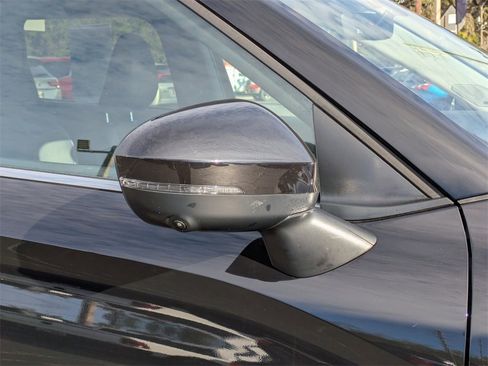 Used 2025 Mitsubishi Outlander SE image 12