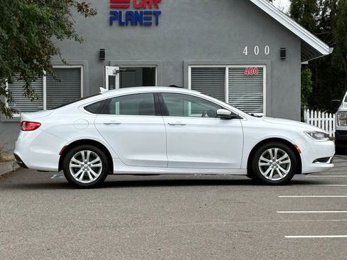 Used 2016 Chrysler 200 Limited w/ Convenience Group FWD image 4