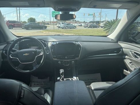 Used 2021 Chevrolet Traverse LT AWD/4WD image 9