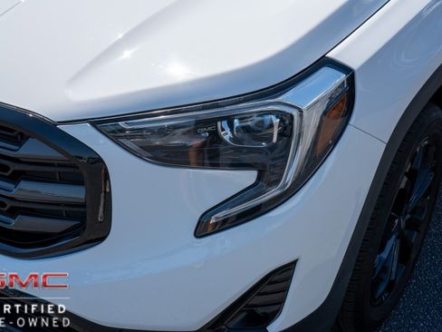 Used 2021 GMC Terrain SLT w/ Infotainment Package II FWD image 9
