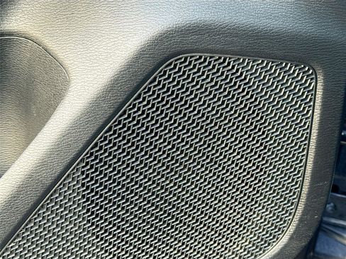 Used 2024 Mitsubishi Outlander SE image 19