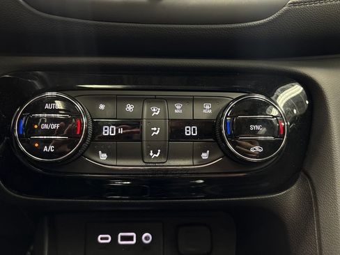Certified 2023 Buick Encore GX Essence w/ Experience Buick Package FWD image 33