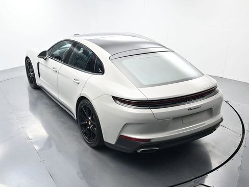 Certified 2025 Porsche Panamera image 37